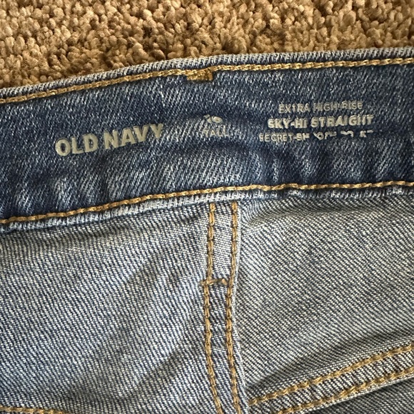 Women’s Old Navy extra high-rise sky-hi straight secret smooth pockets - Picture 4 of 7